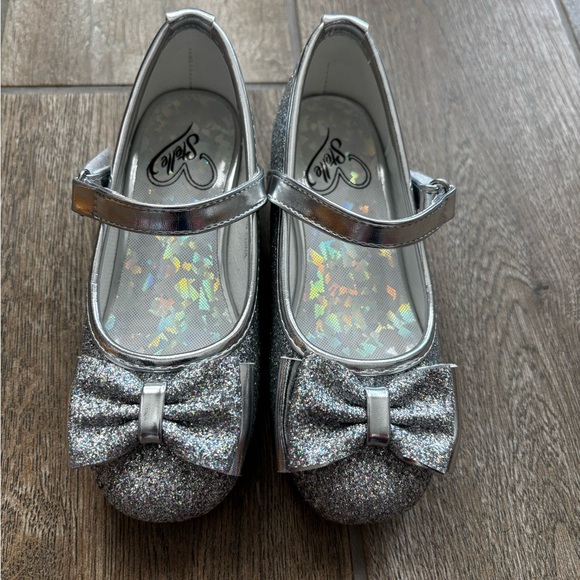Stelle Other - Shimmering Silver Kids Dress Shoes with Bow Size 10 Toddler